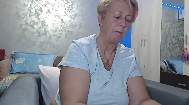 RosesandLillies online show from January 7, 2025, 6:24 pm