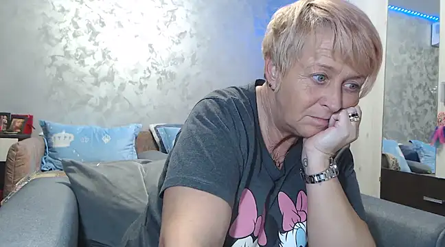 RosesandLillies online show from January 12, 2025, 5:44 pm