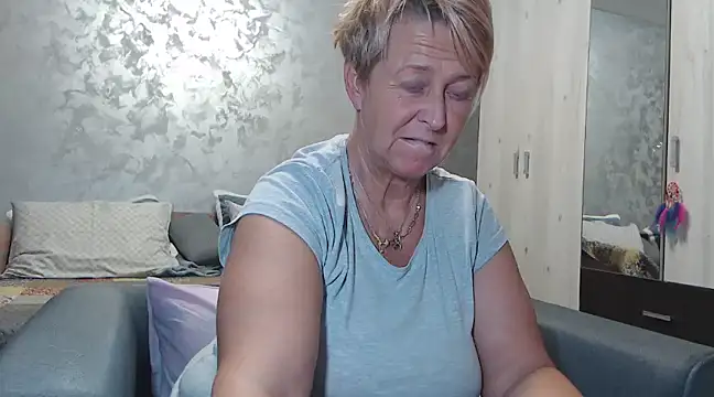 RosesandLillies online show from February 5, 2025, 5:20 pm