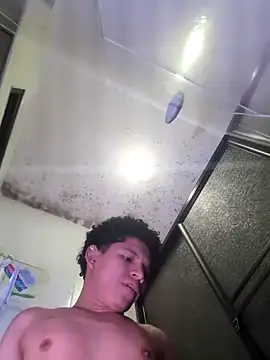 Snapshot of Magno_03 chatting on October 29, 2025, 10:17 am Magno 03 online show from October 29, 2025, 10:17 am