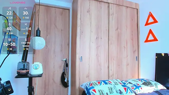 fitnolan online show from November 11, 2025, 1:33 pm