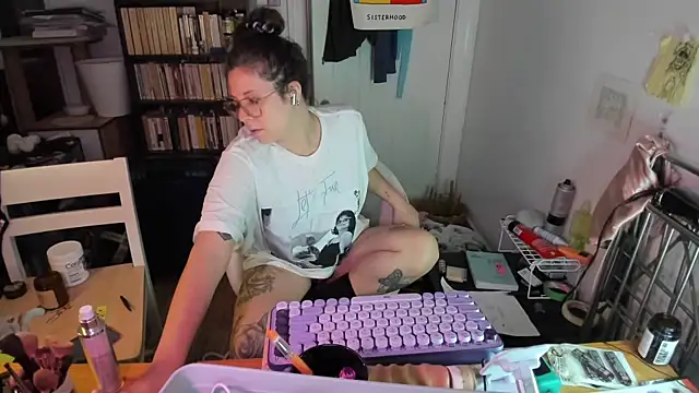 Rosiee69  online show from November 16, 2025, 1:28 pm