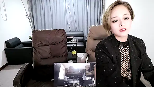 beira-01 online show from November 11, 2025, 3:45 pm