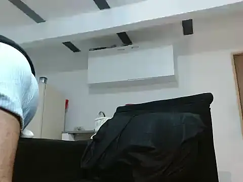 Snapshot of AngelHil chatting on September 9, 2025, 2:22 am AngelHil online show from September 9, 2025, 2:22 am