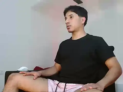 Snapshot of AngelHil chatting on October 27, 2025, 4:16 am AngelHil online show from October 27, 2025, 4:16 am