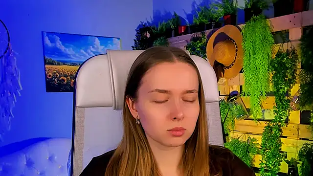 JenniferGraces online show from October 14, 2025, 2:51 pm