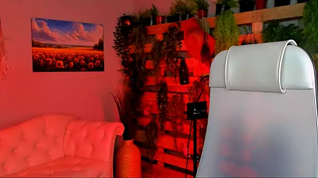 JenniferGraces online show from October 31, 2025, 5:03 pm