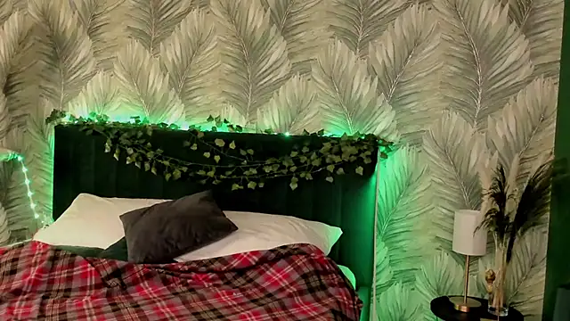 boozekirs  online show from November 6, 2025, 3:07 am