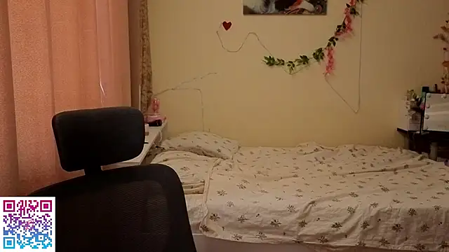 Snapshot of boozekirs_ chatting on May 18, 2026, 3:02 am boozekirs online show from May 18, 2026, 3:02 am