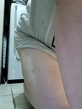 HTXBELLE online show from October 12, 2025, 4:22 am