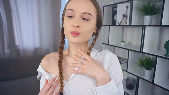 QuennaCoote online show from September 27, 2025, 6:18 am