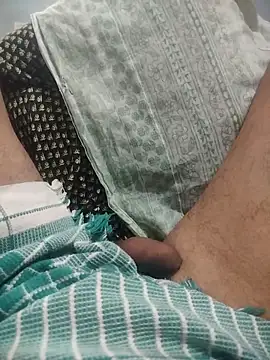 indian couple4 online show from October 27, 2025, 1:31 am