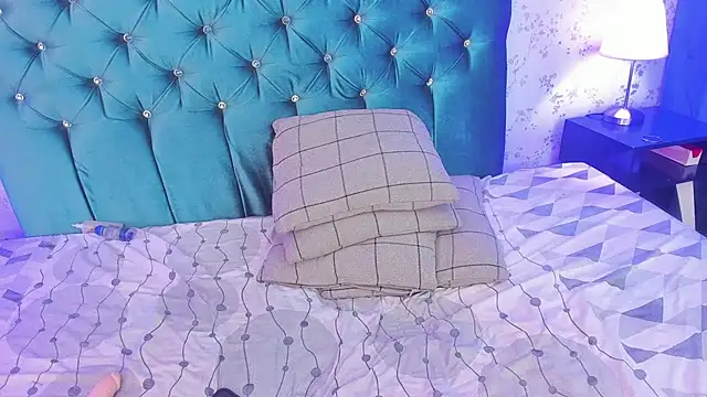 iiangel  online show from February 23, 2025, 10:06 am