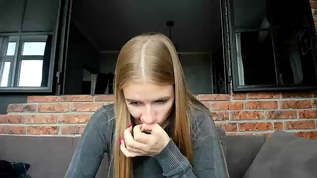 AnnNorriss online show from October 2, 2025, 10:11 am