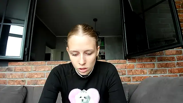 AnnNorriss online show from October 6, 2025, 12:13 pm