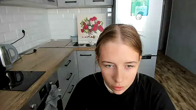 AnnNorriss online show from October 20, 2025, 10:38 am