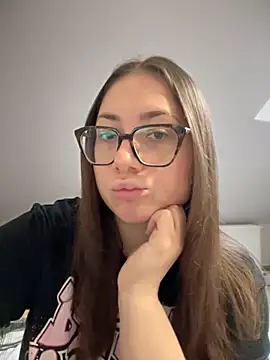 May Alisa online show from October 11, 2025, 2:48 pm