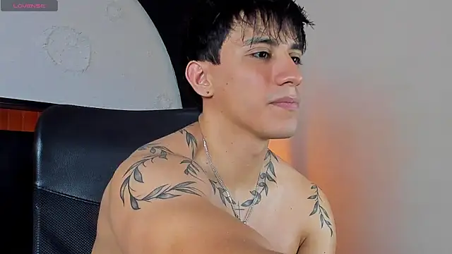 Allex Cano online show from October 19, 2025, 11:16 pm