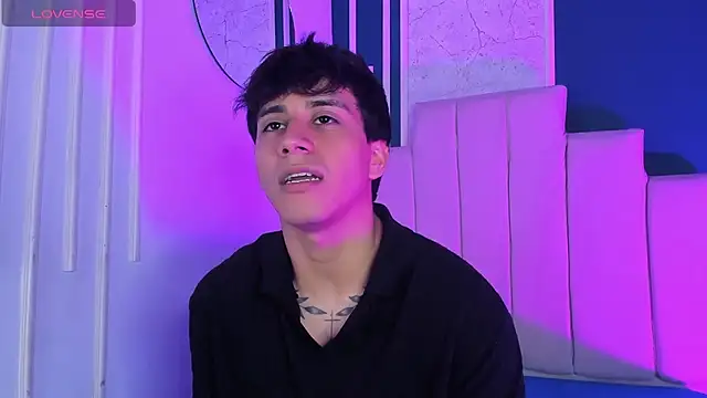 Allex Cano online show from November 12, 2025, 3:40 am