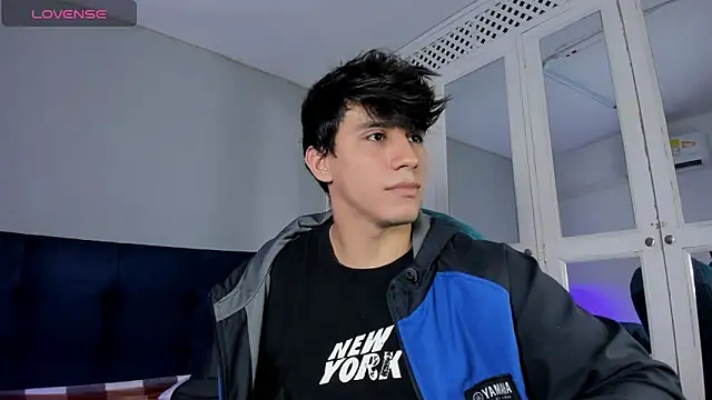 Snapshot of Allex_Cano chatting on February 21, 2026, 3:18 am Allex Cano online show from February 21, 2026, 3:18 am