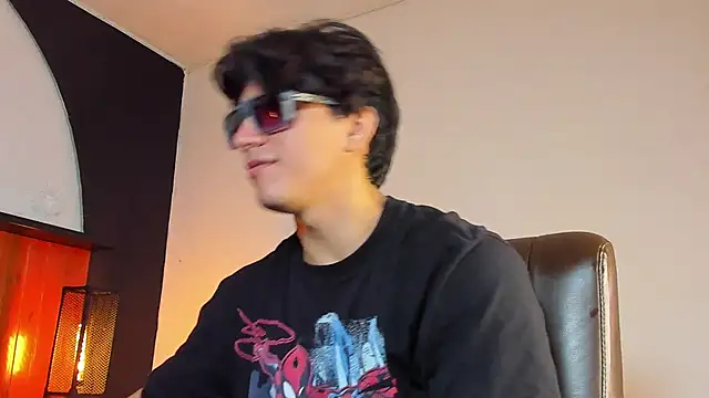 Allex Cano online show from April 15, 2026, 5:53 pm