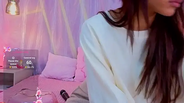 EmmyCortez online show from March 13, 2026, 11:50 am