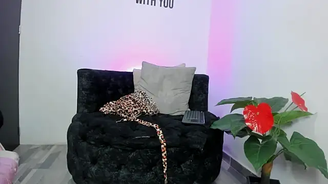 Snapshot of Zamira_Taylor chatting on March 7, 2025, 1:53 am Zamira Taylor online show from March 7, 2025, 1:53 am