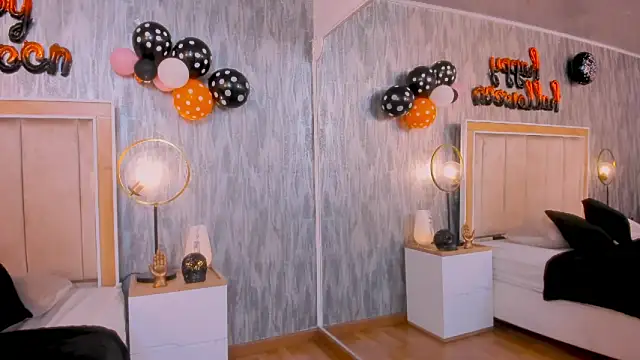 NahomyCarther online show from October 31, 2025, 3:51 am