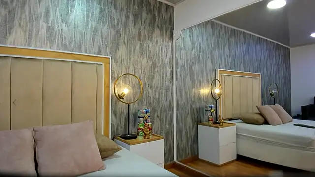 NahomyCarther online show from December 14, 2025, 3:56 am