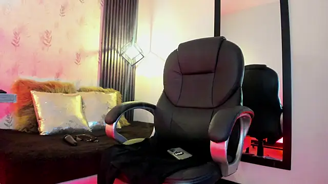 NahomyCarther online show from July 2, 2026, 3:23 am