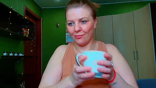 VeronikawGold online show from June 15, 2026, 7:32 am