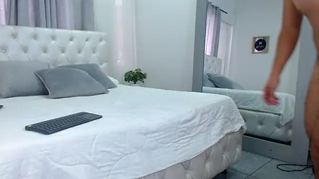 sebastian colle online show from February 24, 2025, 6:15 pm