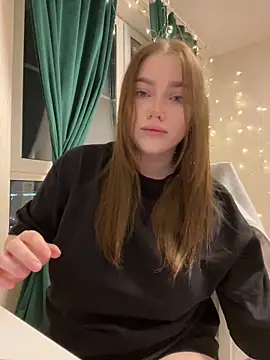 Snapshot of Milana_mil chatting on February 19, 2025, 7:38 pm Milana mil online show from February 19, 2025, 7:38 pm
