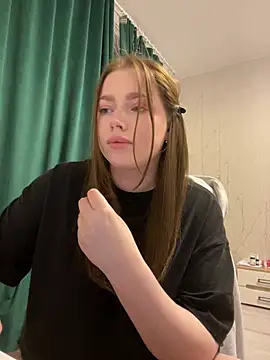 Snapshot of Milana_mil chatting on February 22, 2025, 5:35 pm Milana mil online show from February 22, 2025, 5:35 pm