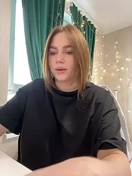 Snapshot of Milana_mil chatting on February 24, 2025, 1:42 pm Milana mil online show from February 24, 2025, 1:42 pm