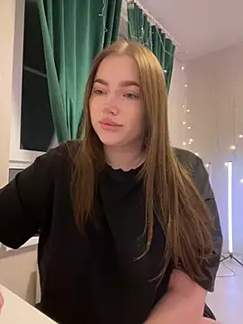 Snapshot of Milana_mil chatting on February 28, 2025, 8:50 pm Milana mil online show from February 28, 2025, 8:50 pm