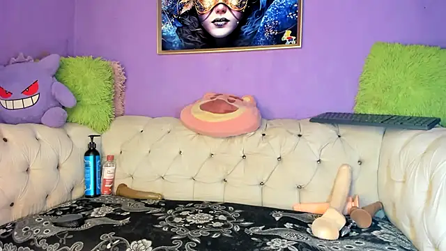 amydelahozgomez online show from October 14, 2025, 12:44 am