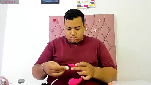 MICHAEL AND SHARON online show from September 27, 2025, 3:44 am