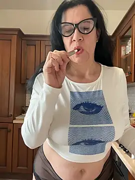 LadydeSade online show from February 24, 2026, 12:36 pm