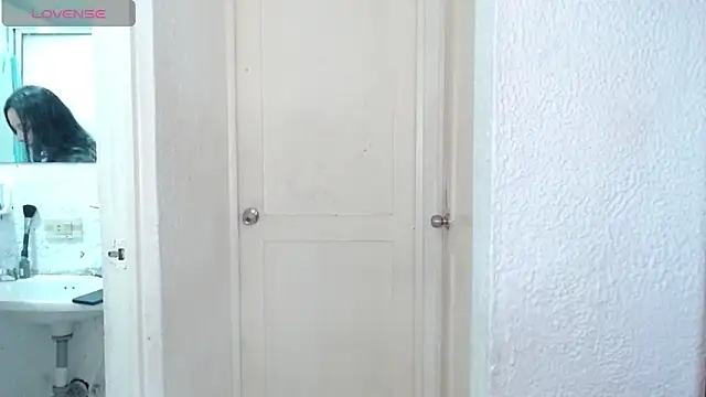 EngelCristaly online show from March 18, 2025, 3:42 pm