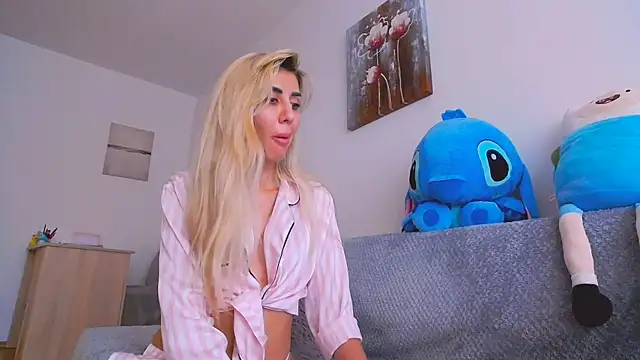 Snapshot of SweetJessy26 chatting on October 27, 2025, 12:53 pm SweetJessy26 online show from October 27, 2025, 12:53 pm