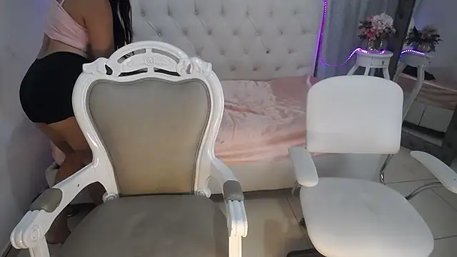 Snapshot of katty_And_alex chatting on February 20, 2025, 7:19 pm katty And alex online show from February 20, 2025, 7:19 pm