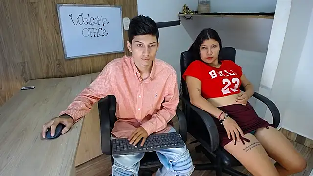 Snapshot of katty_And_alex chatting on February 23, 2025, 11:33 am katty And alex online show from February 23, 2025, 11:33 am