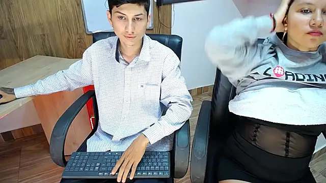 Snapshot of katty_And_alex chatting on February 25, 2025, 6:53 pm katty And alex online show from February 25, 2025, 6:53 pm