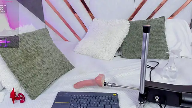 cutie sarax1 online show from September 24, 2025, 7:39 pm