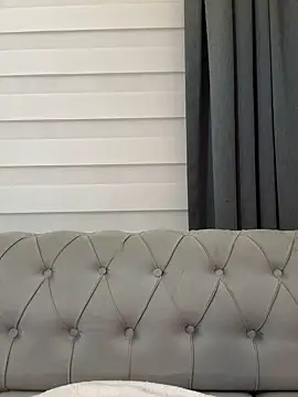 laraaaaaa online show from October 2, 2025, 11:01 pm