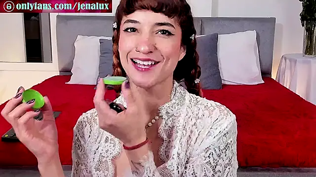 jennalux  online show from November 22, 2025, 1:15 am