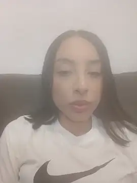 agaataa  online show from March 16, 2025, 3:47 am