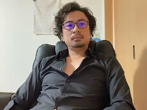 masato1115aa online show from December 4, 2025, 2:10 am