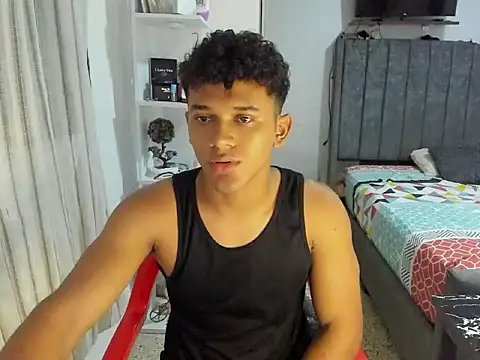 Snapshot of Fox2evans chatting on December 16, 2025, 12:04 am Fox2evans online show from December 16, 2025, 12:04 am